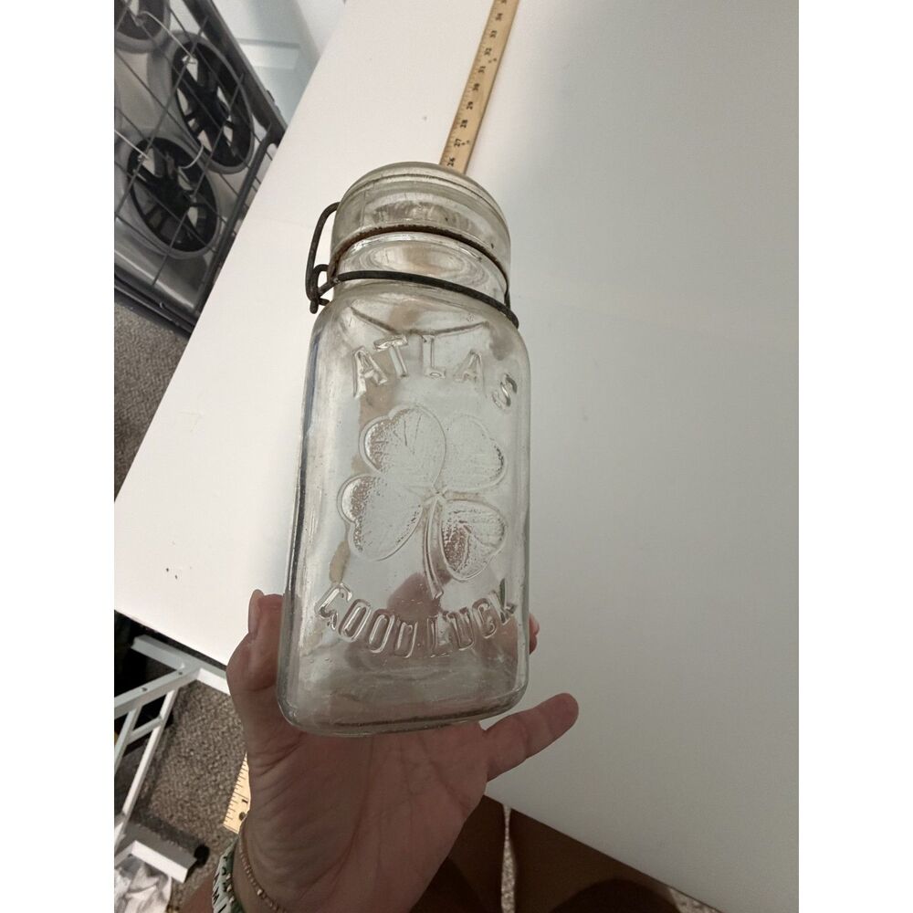 Atlas Good Luck shamrock canning jar with lid
